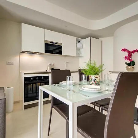 Mercury 438-2X Pool Cards Access & Shopping Mall Appartamento