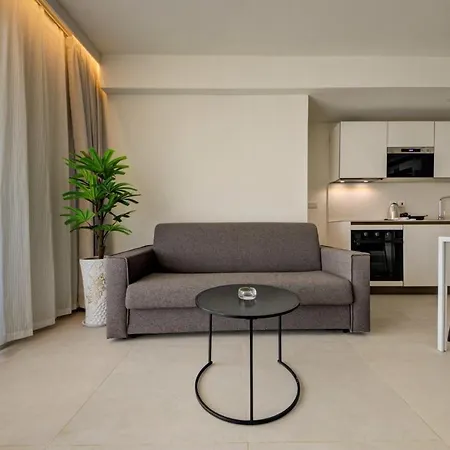 Mercury 438-2X Pool Cards Access & Shopping Mall Appartamento